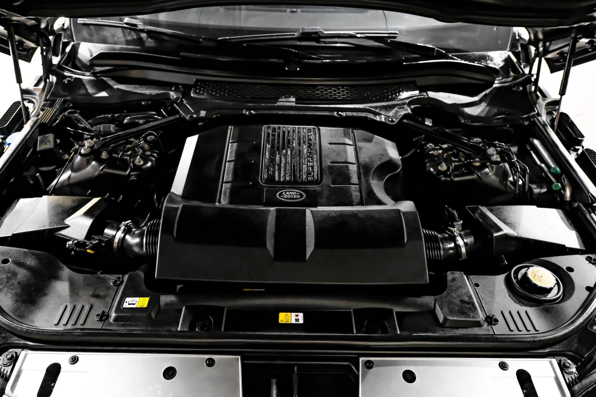 Used 2017 Land Rover Range Rover HSE image 55