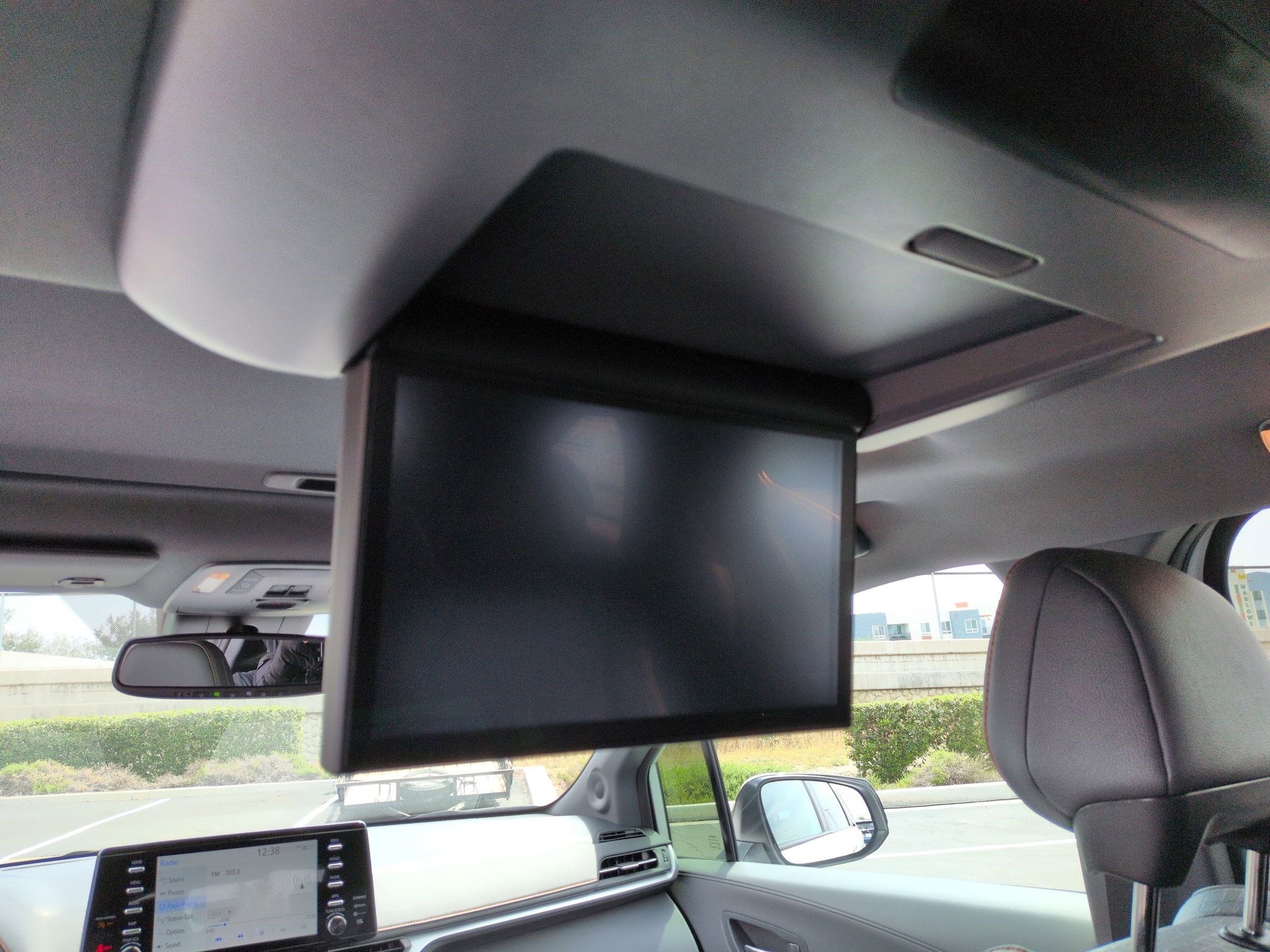 Used 2024 Toyota Sienna XSE w/ XSE Plus Package image 29