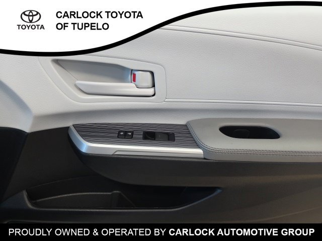 Used 2026 Toyota Sienna LE FWD image 23