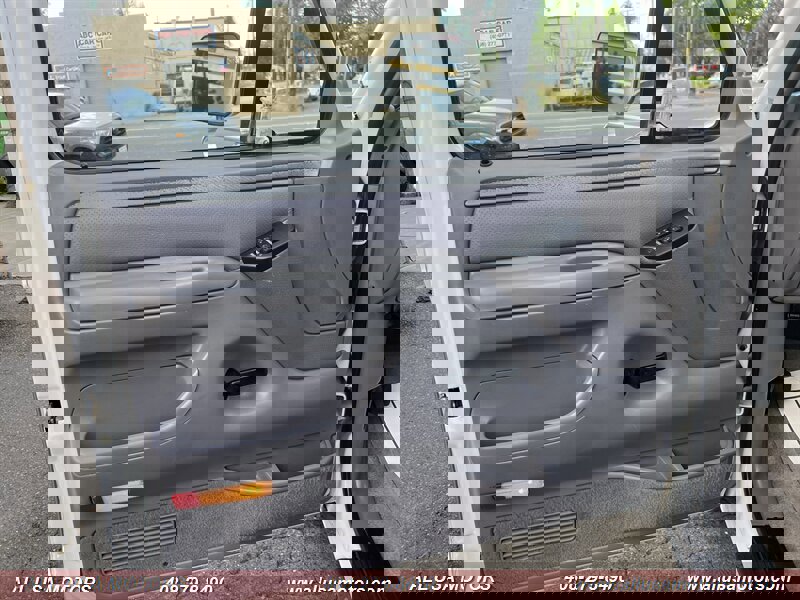 Used 1994 Ford F150 XLT image 18