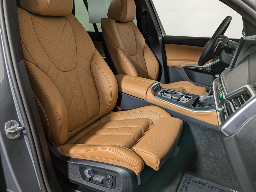 Used 2025 BMW X5 xDrive50e w/ Premium Package image 25