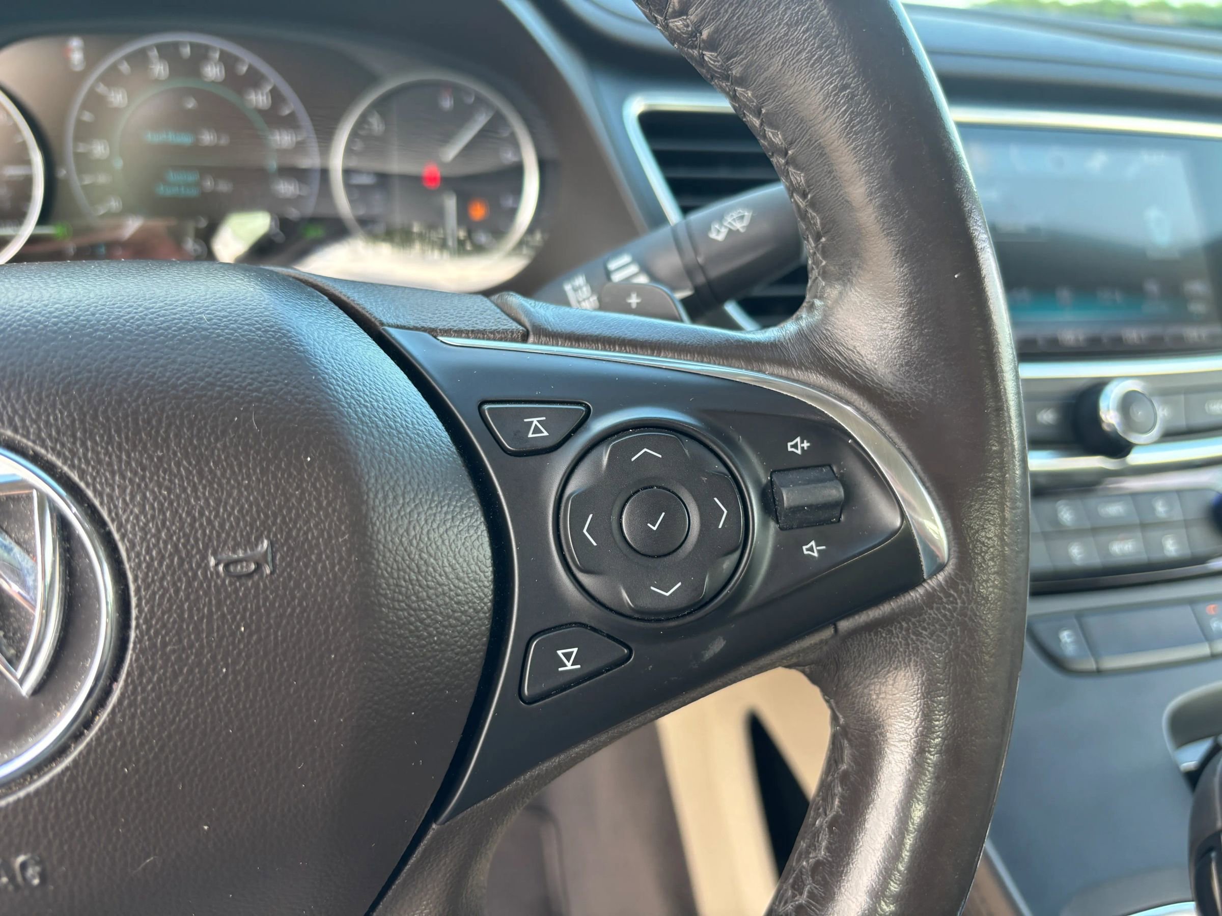 Used 2017 Buick LaCrosse Preferred FWD image 19