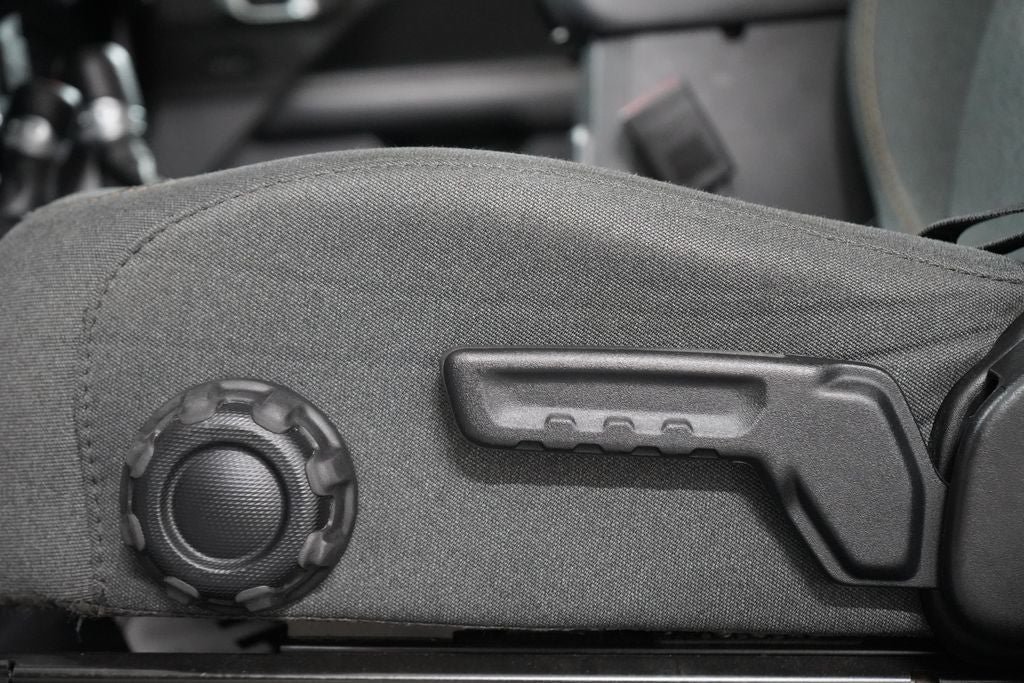 Used 2024 Jeep Wrangler Unlimited Sahara AWD/4WD image 11