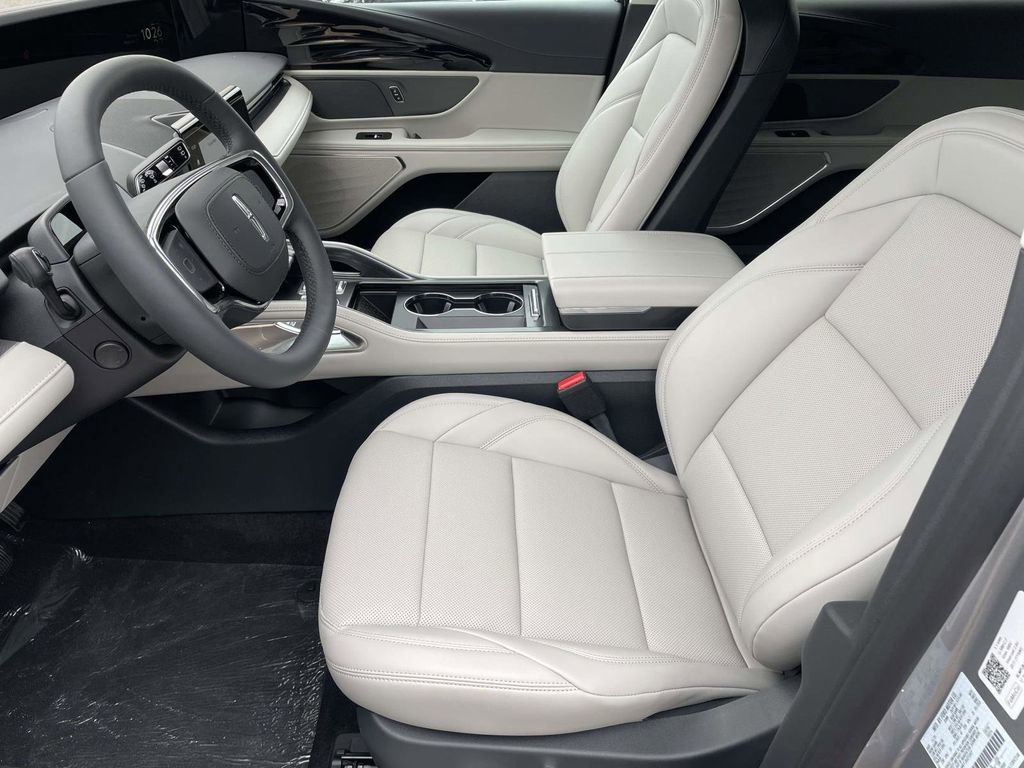 New 2026 Lincoln Nautilus Premier image 13