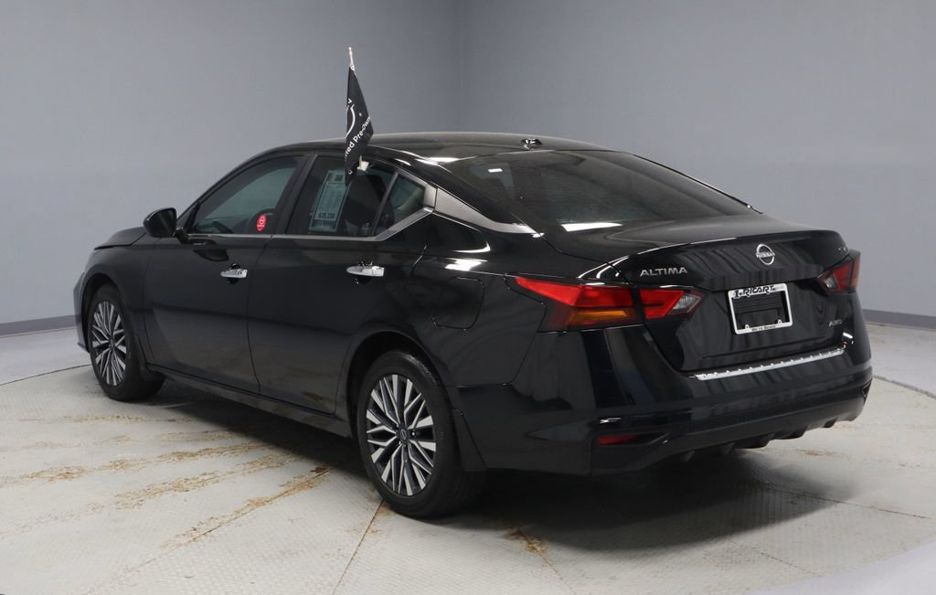 Certified 2023 Nissan Altima 2.5 SV AWD/4WD image 9