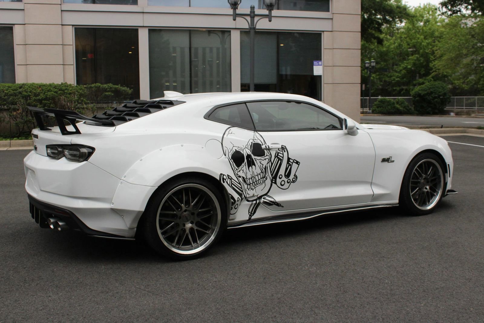 Used 2020 Chevrolet Camaro SS RWD image 9