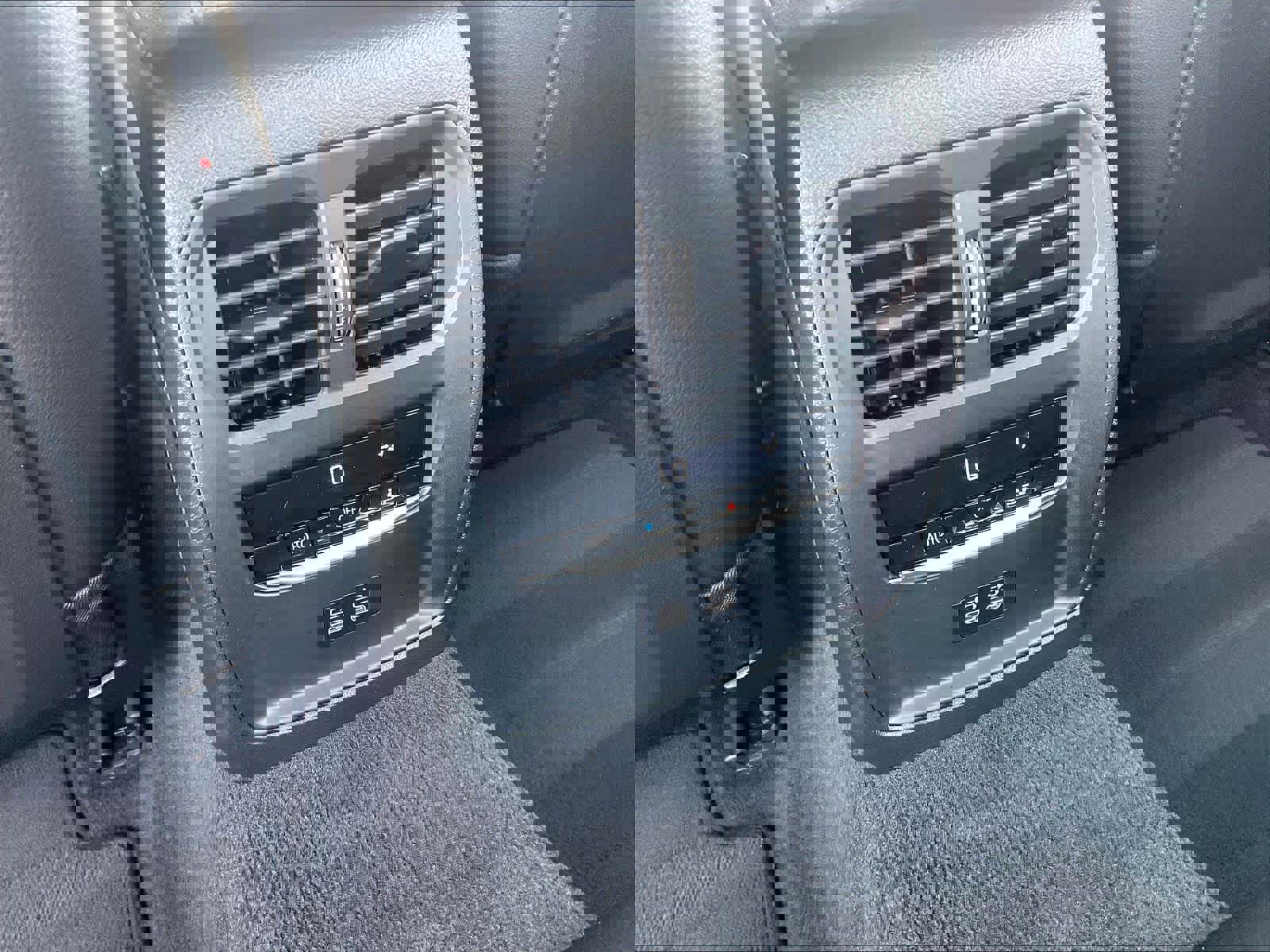 Used 2026 BMW 330i Sedan w/ M Sport Package image 37