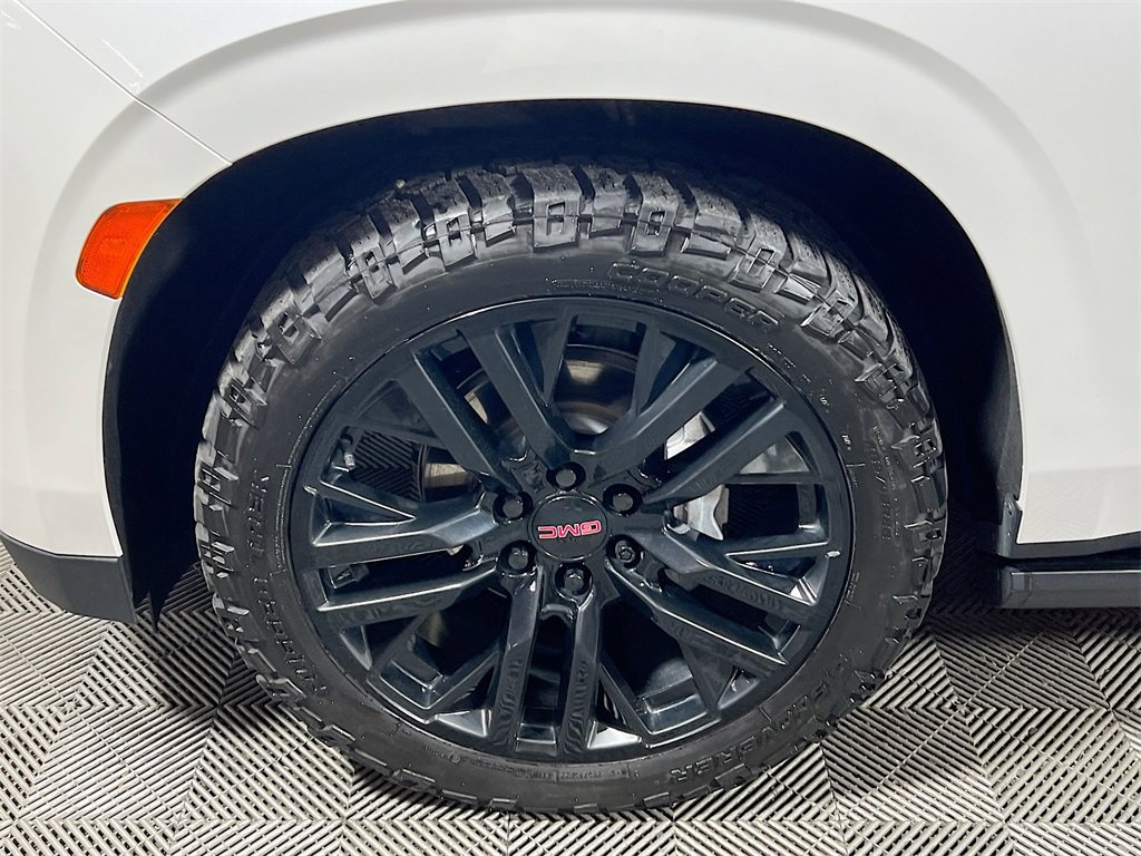 Used 2022 GMC Yukon Denali w/ Advanced Technology Package image 27