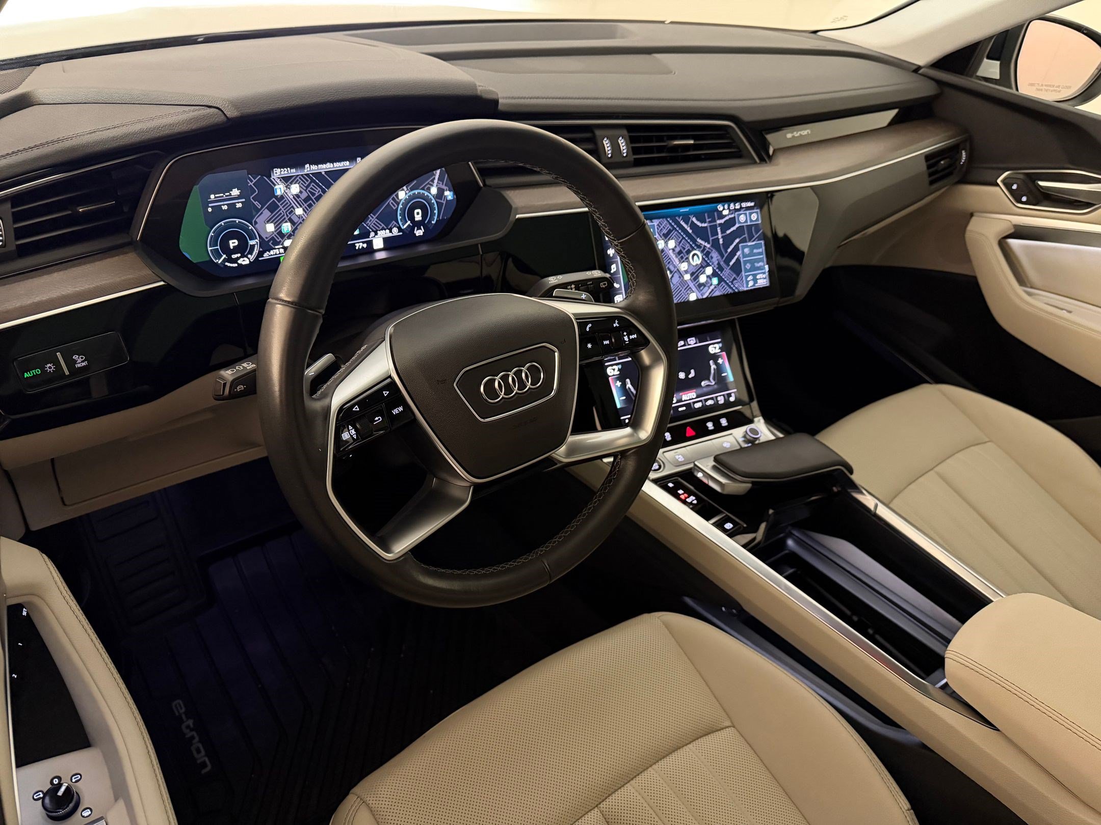 Used 2024 Audi Q8 e-tron Premium Plus w/ Premium Plus Package AWD/4WD image 4