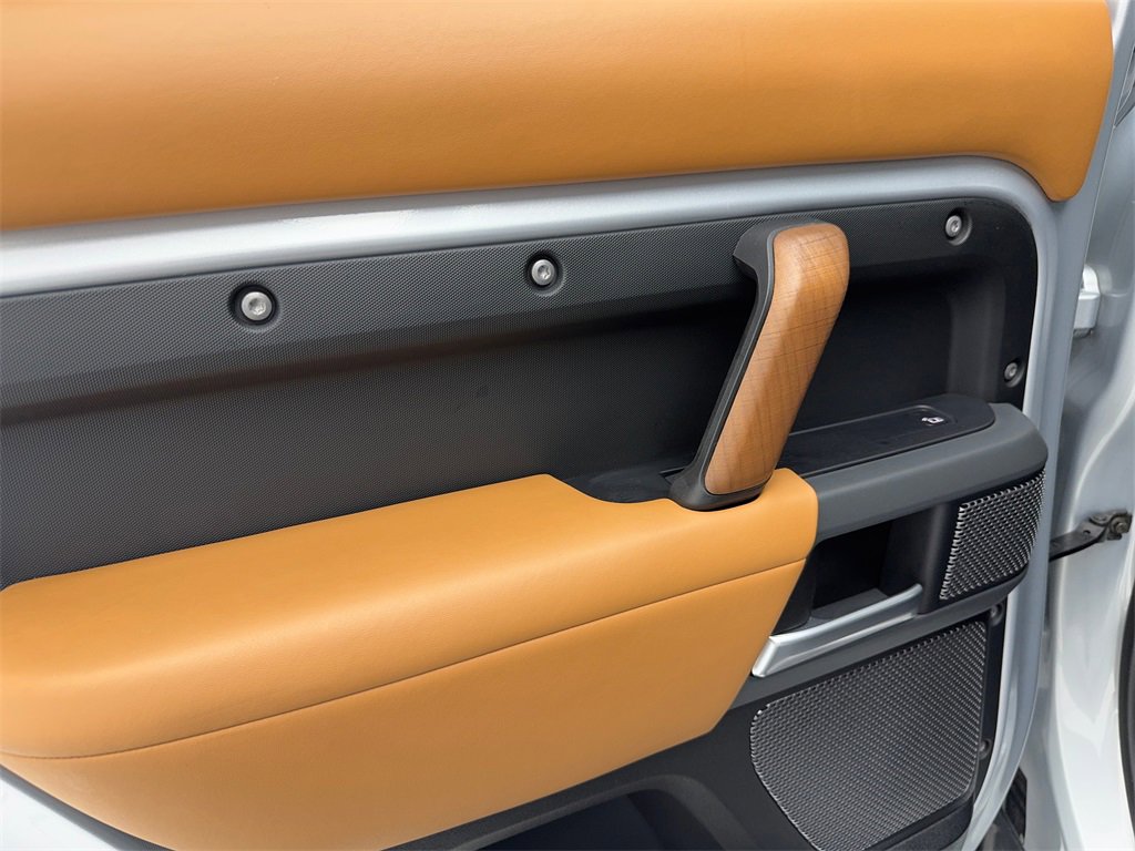 Used 2022 Land Rover Defender 110 X image 45