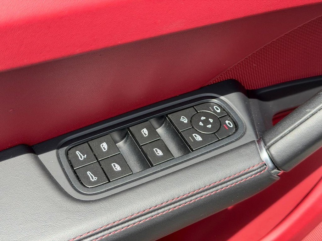 Used 2023 Porsche Cayenne Platinum Edition AWD/4WD image 16