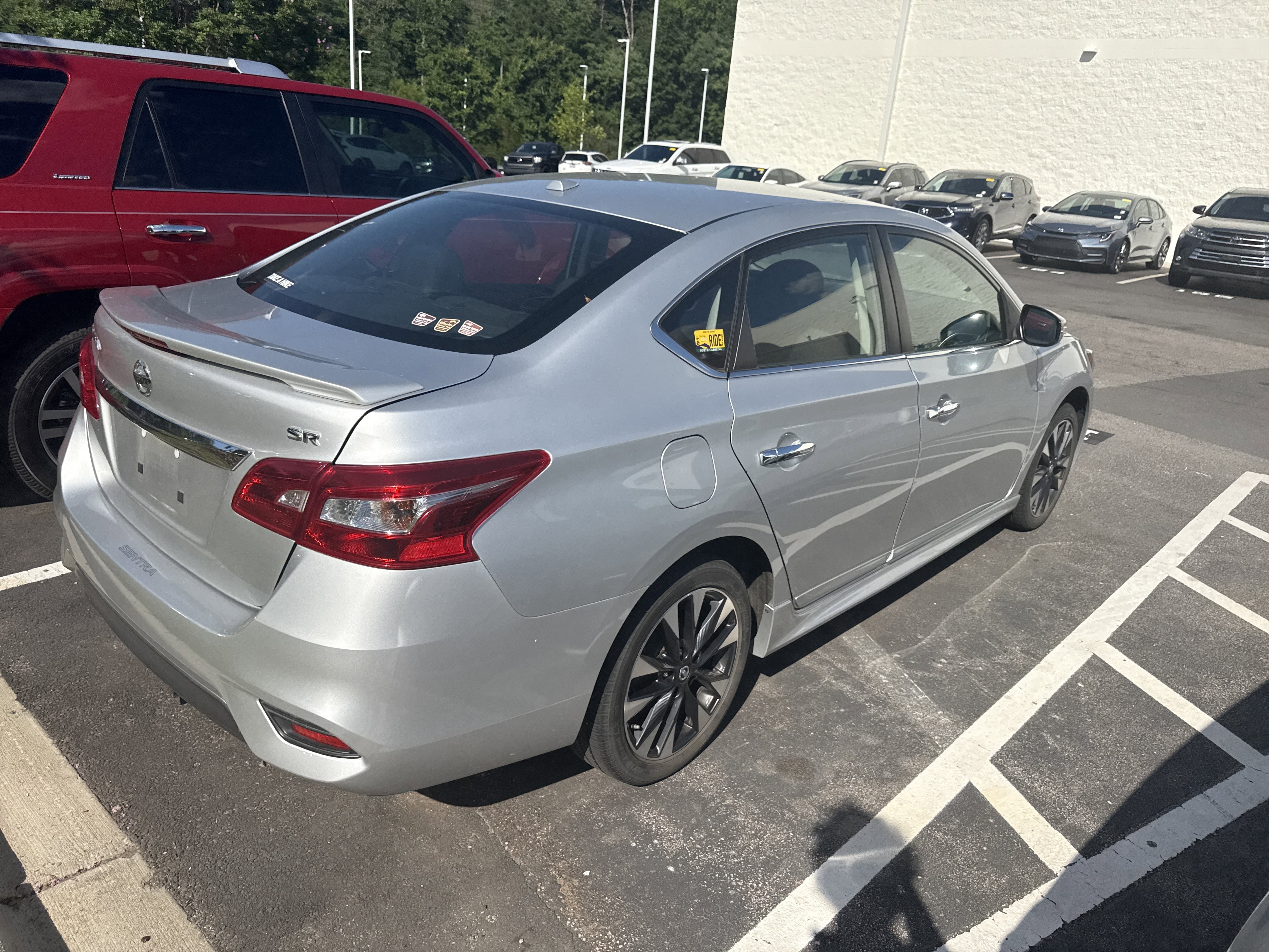 Used 2018 Nissan Sentra SR w/ Technology Package FWD image 6
