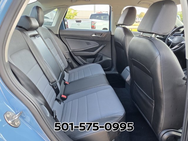 Used 2025 Volkswagen Jetta SE FWD image 16