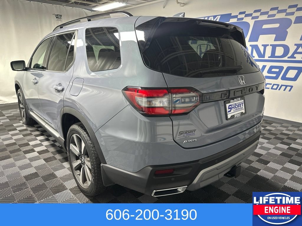 Used 2024 Honda Pilot Elite image 3