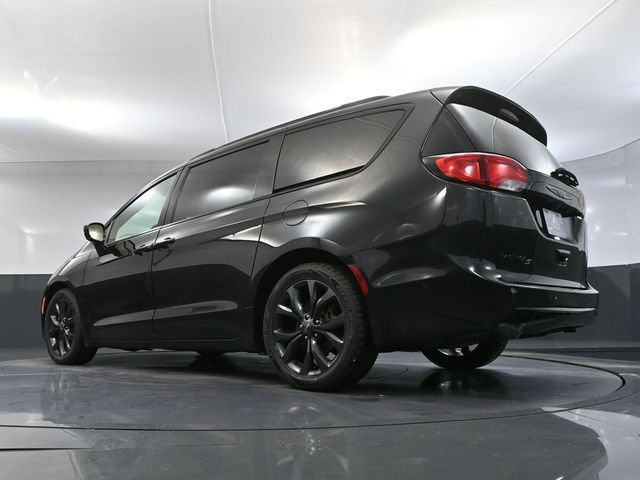Used 2019 Chrysler Pacifica Touring-L Plus w/ Advanced Safetytec Group FWD image 62