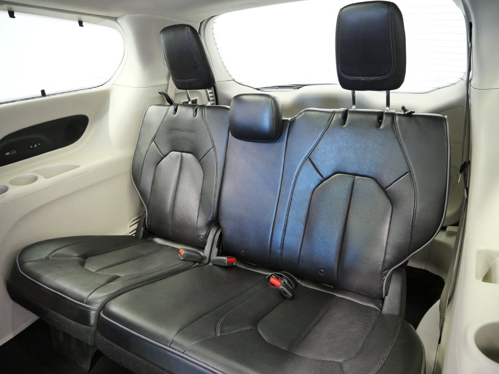 Used 2020 Chrysler Pacifica Limited FWD image 14