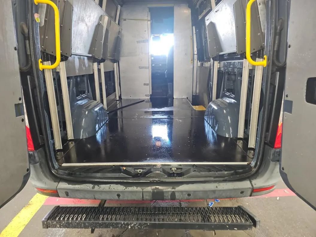 Used 2019 Mercedes-Benz Sprinter 144 image 7