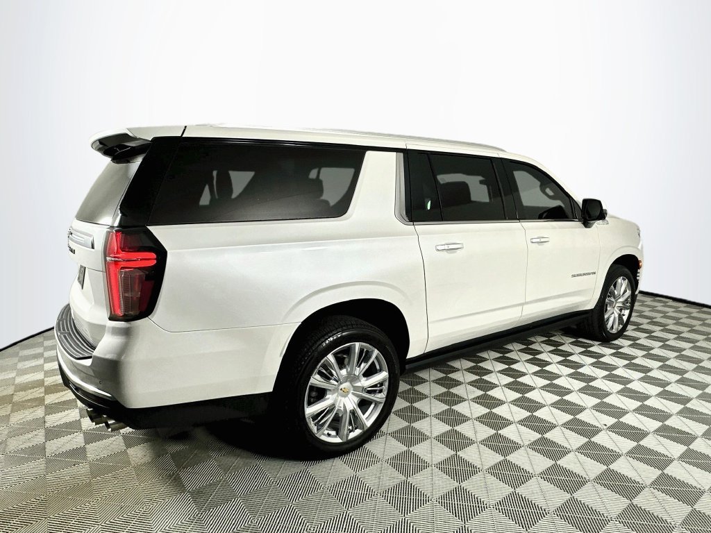 Used 2023 Chevrolet Suburban High Country AWD/4WD image 7