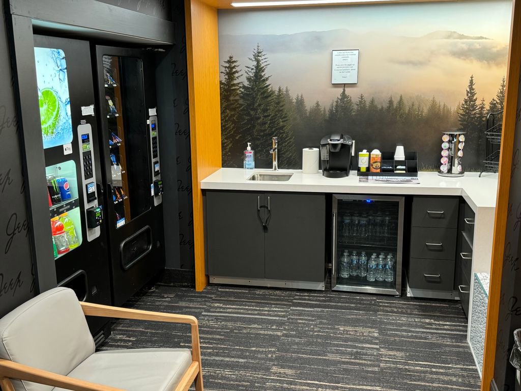 Used 2021 Chevrolet Colorado W/T w/ Custom Special Edition image 4