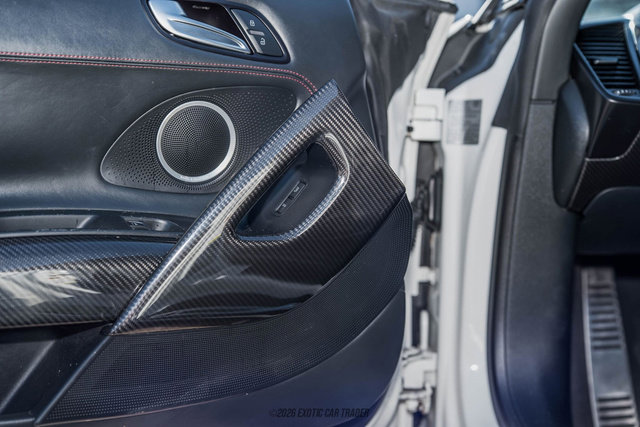 Used 2015 Audi R8 V8 w/ Full Leather Package image 34