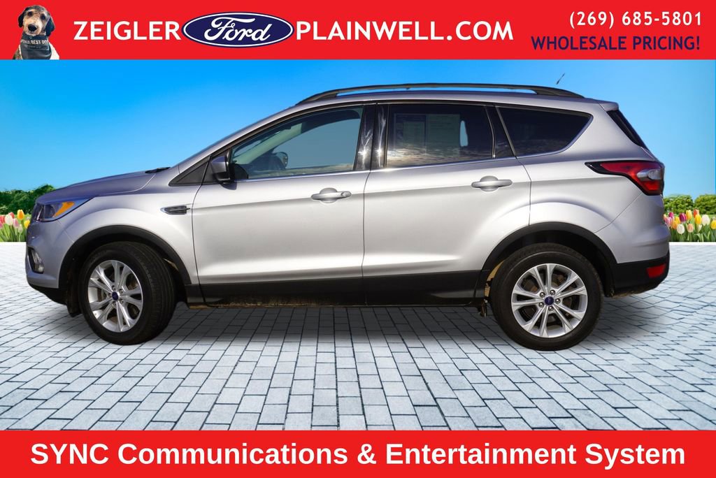 Used 2018 Ford Escape SE image 2
