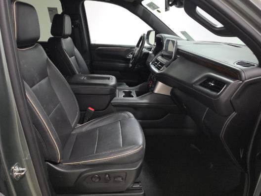 Used 2023 Chevrolet Suburban Premier RWD image 3