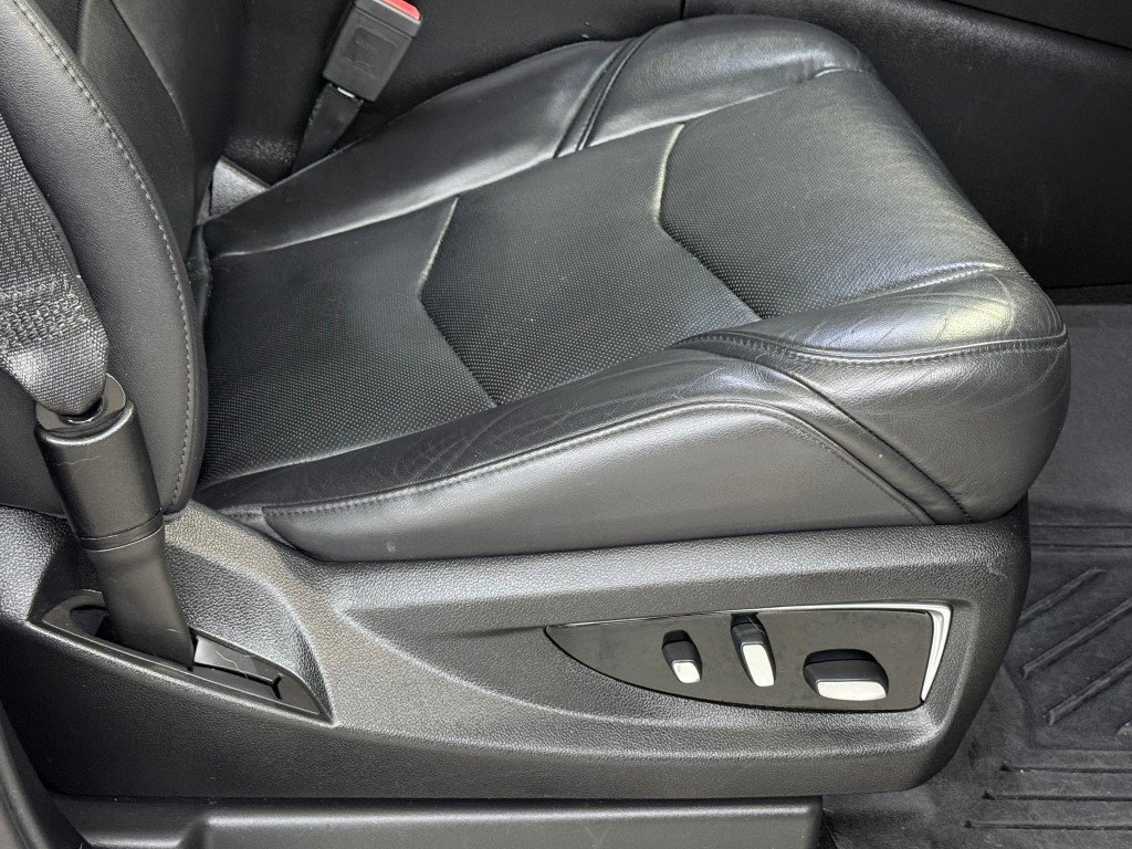 Used 2018 Cadillac Escalade Luxury image 11
