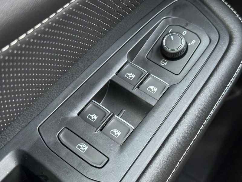 New 2026 Volkswagen Atlas Cross Sport SEL Premium R-Line image 15