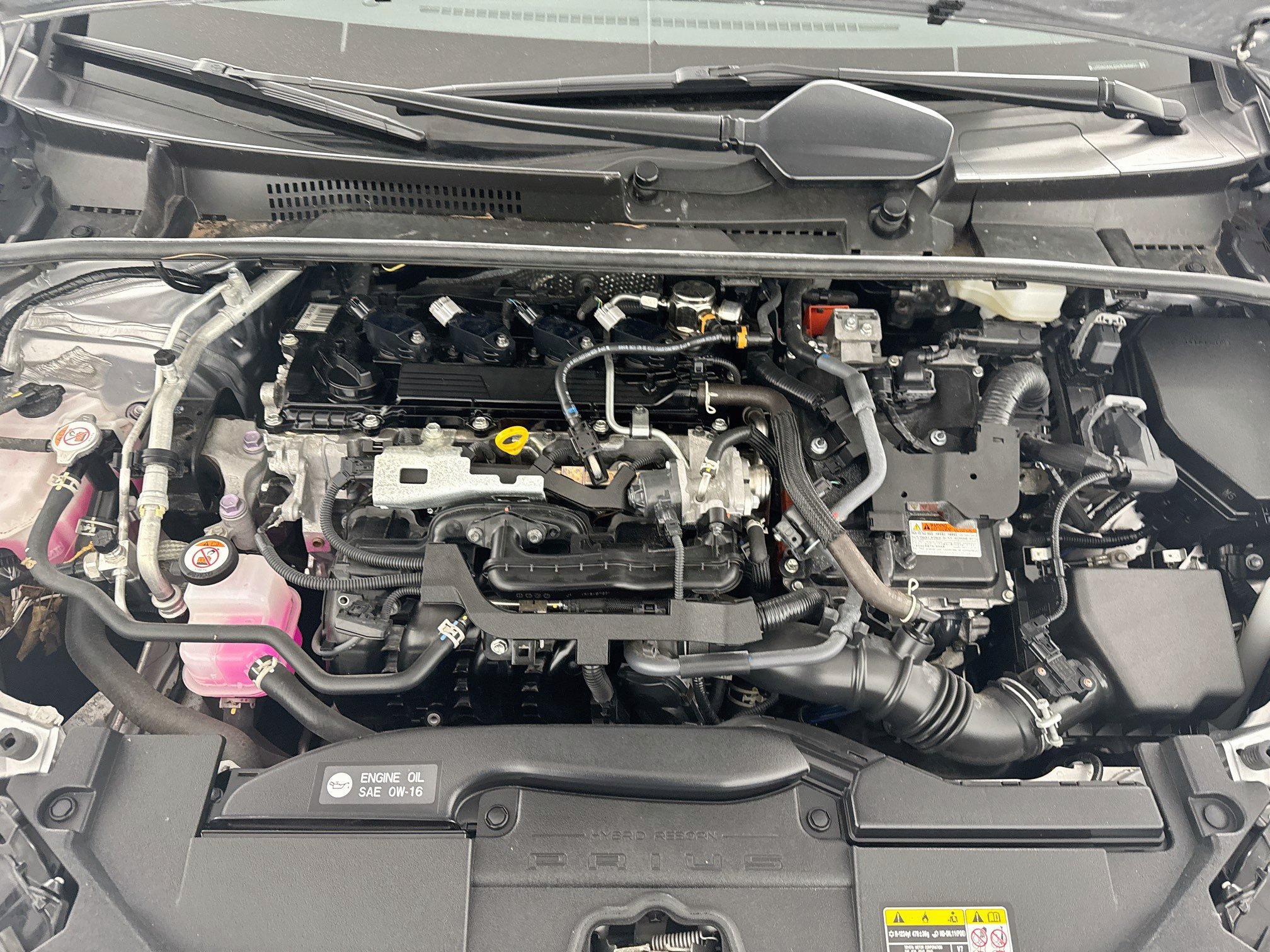 Certified 2025 Toyota Prius LE FWD image 10