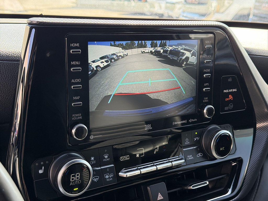 Used 2021 Toyota Highlander XSE FWD image 14