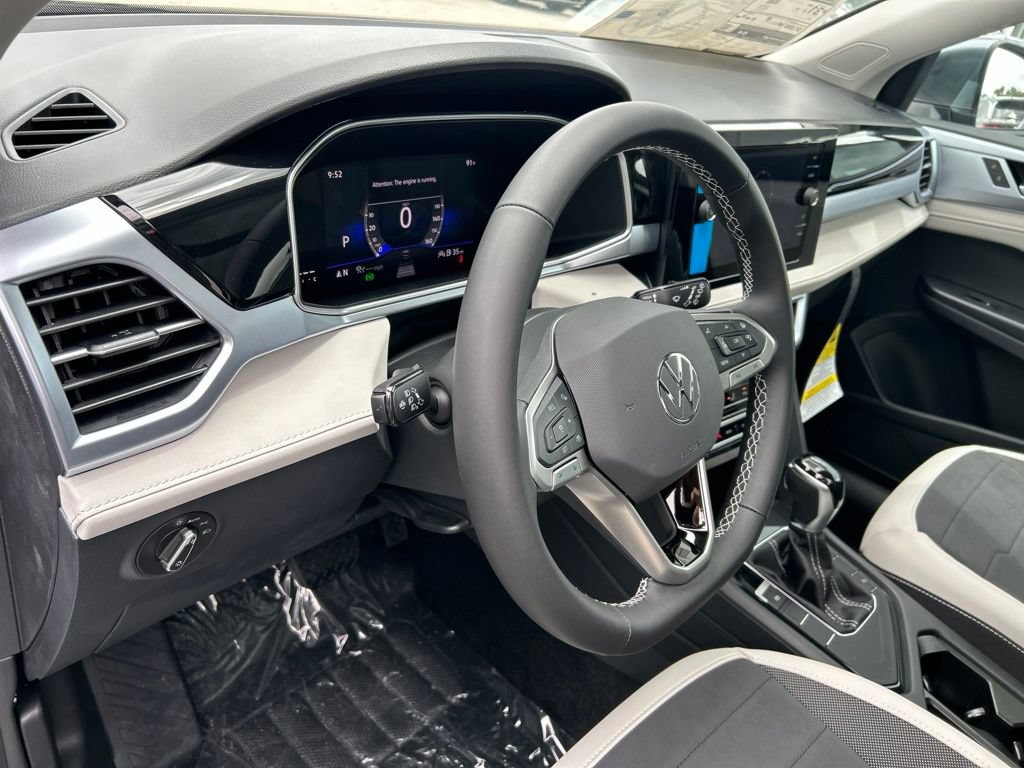 New 2026 Volkswagen Taos SE w/ Panoramic Sunroof Package FWD image 23