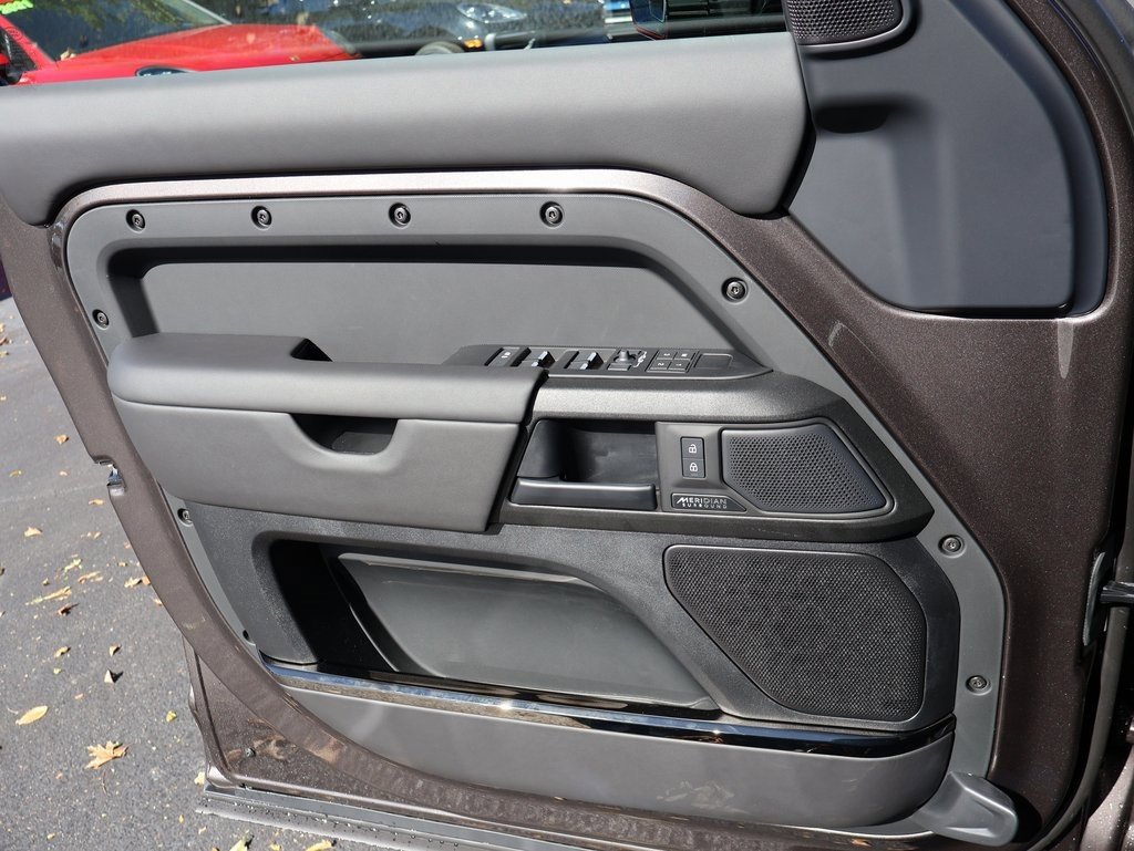 New 2026 Land Rover Defender 110 OCTA image 42