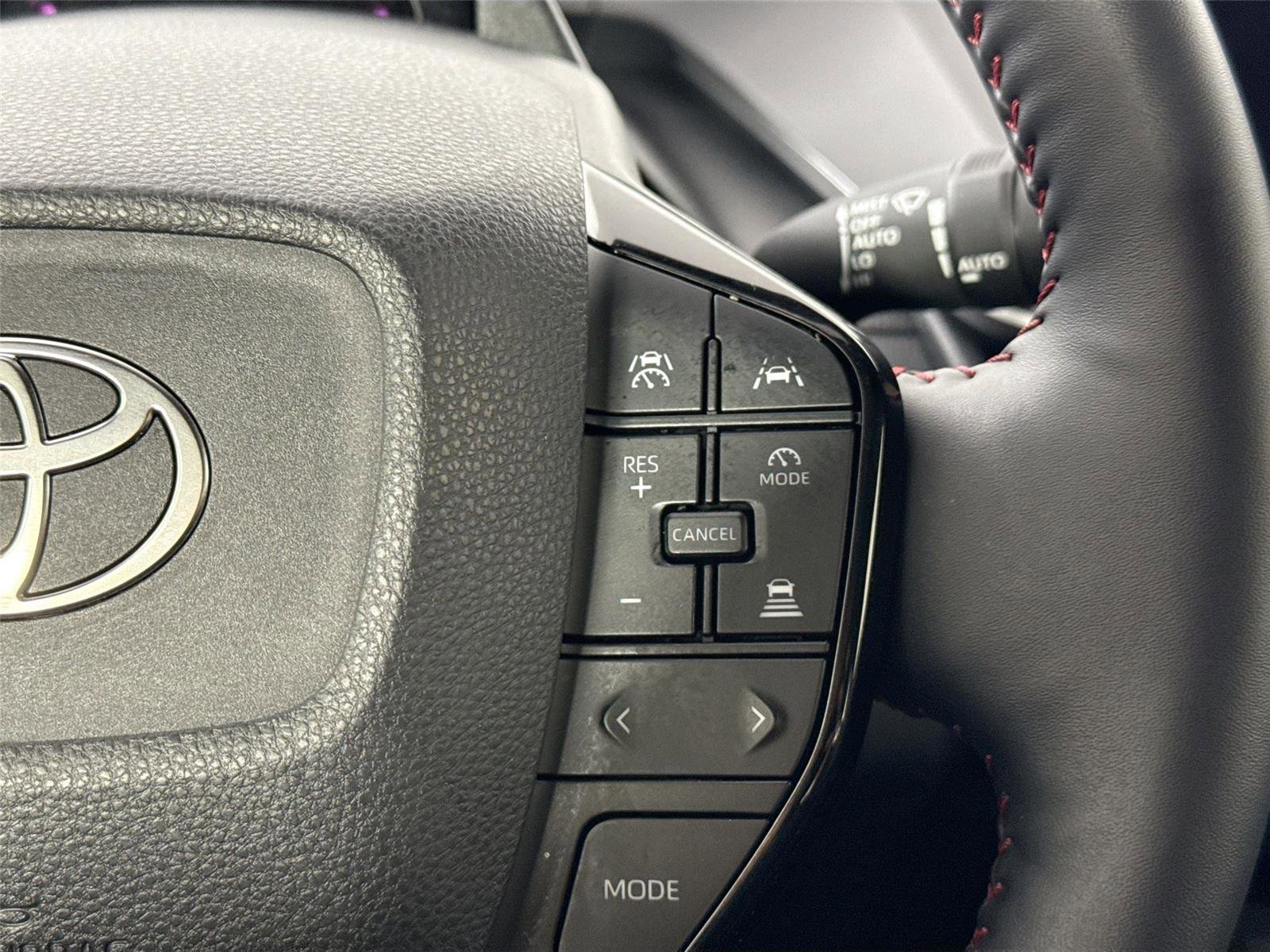 Used 2025 Toyota Prius XSE image 20