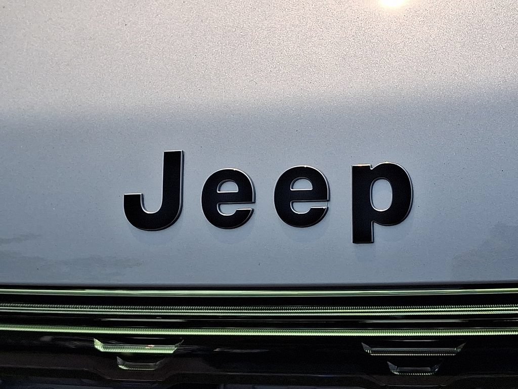 New 2026 Jeep Grand Wagoneer Limited w/ Premium Group II AWD/4WD image 13
