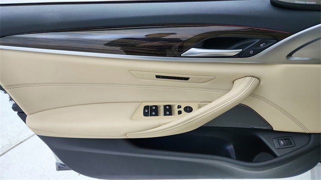 Used 2021 BMW 530i w/ Premium Package image 34