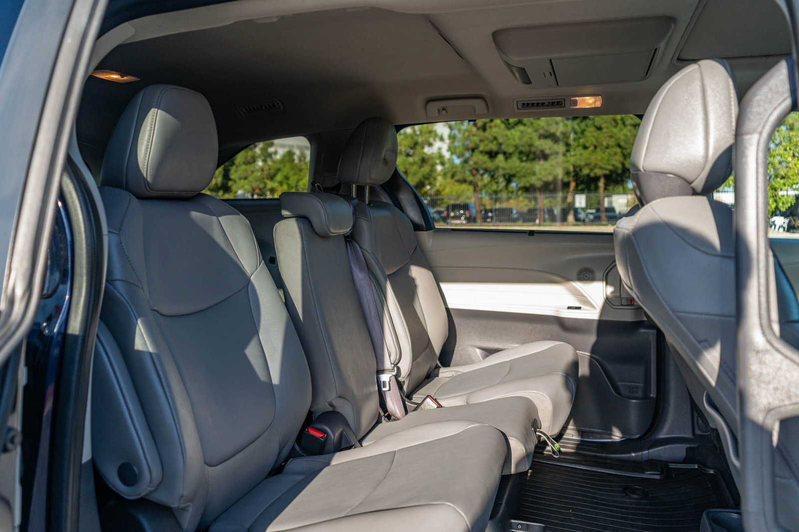 Certified 2024 Toyota Sienna XLE w/ XLE Plus Package FWD image 20