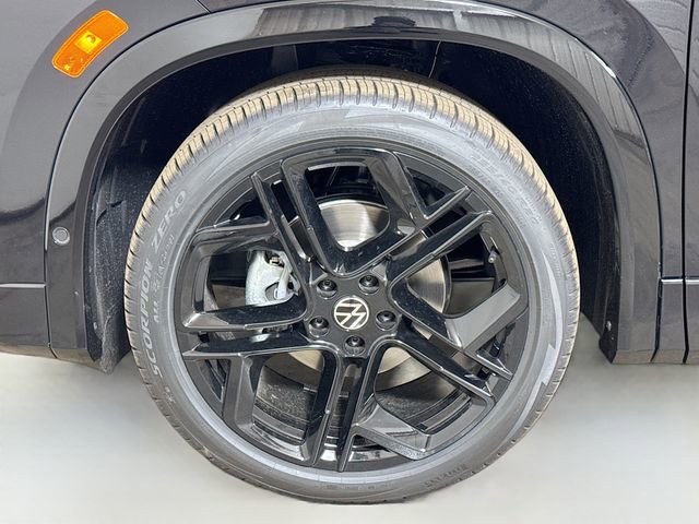 New 2026 Volkswagen Tiguan SE R-Line FWD image 18