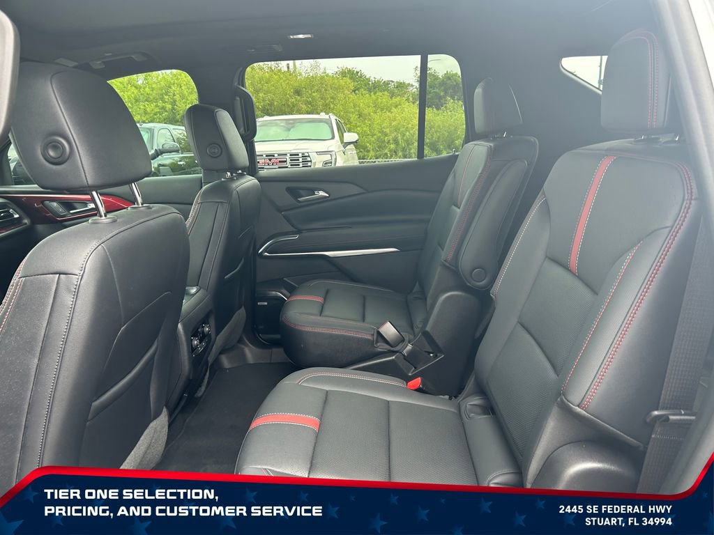 Used 2024 Chevrolet Traverse RS AWD/4WD image 12