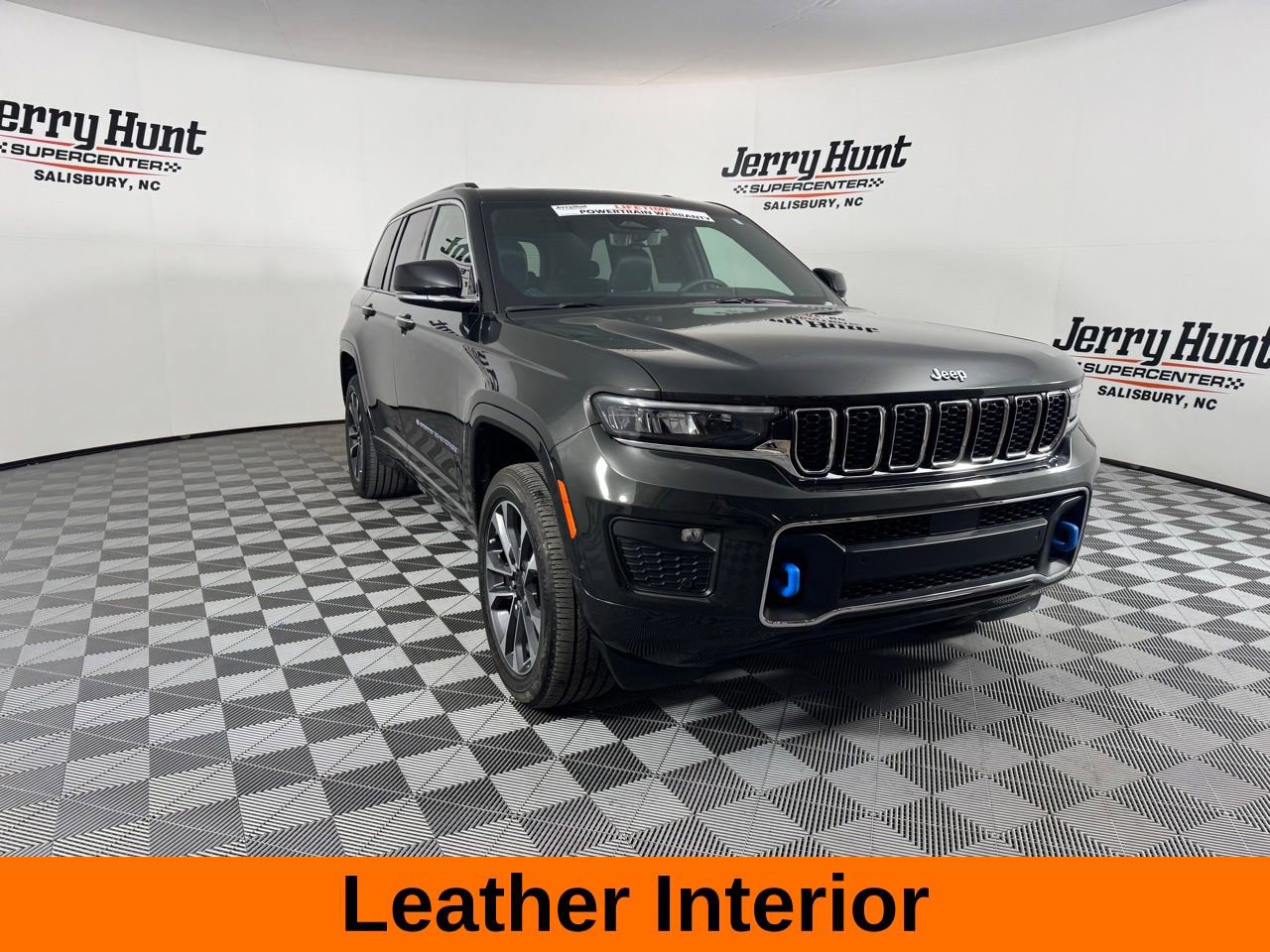 Used 2024 Jeep Grand Cherokee Overland w/ Luxury Tech Group IV image 6