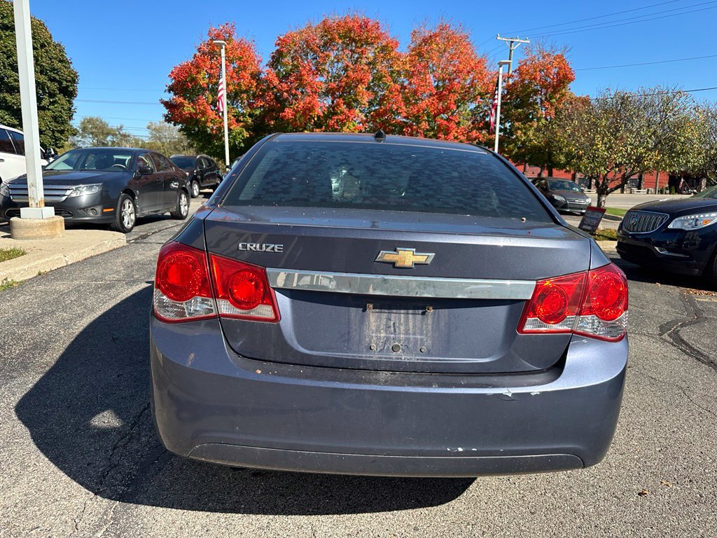 Used 2013 Chevrolet Cruze LS FWD image 5