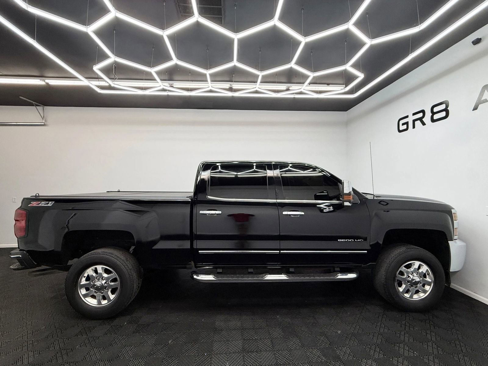 Used 2015 Chevrolet Silverado 2500 LTZ w/ LTZ Plus Package image 11