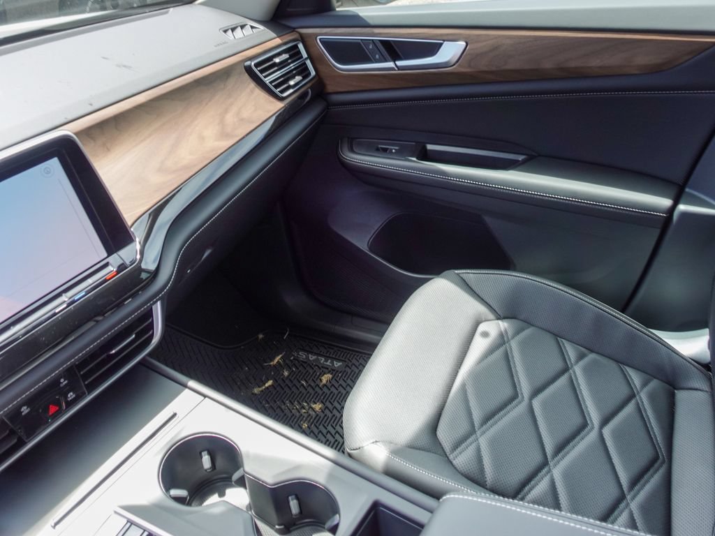 New 2026 Volkswagen Atlas SE FWD image 21