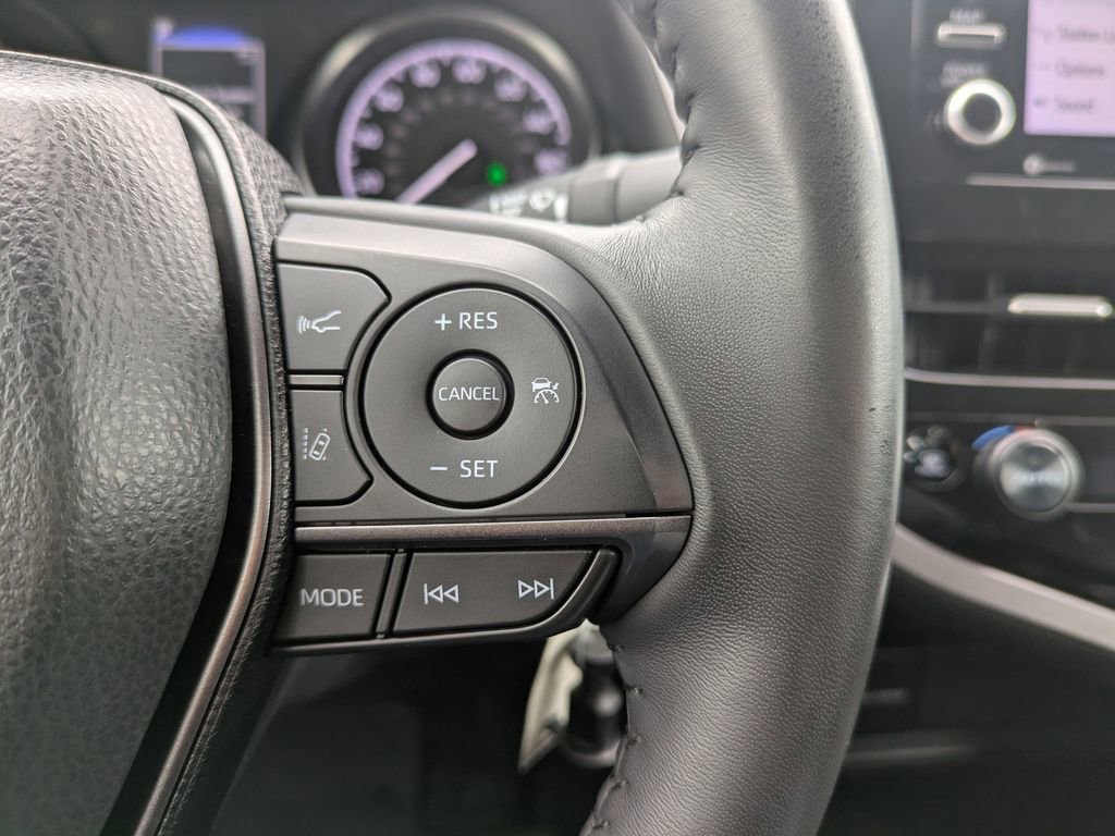 Used 2024 Toyota Camry SE image 25