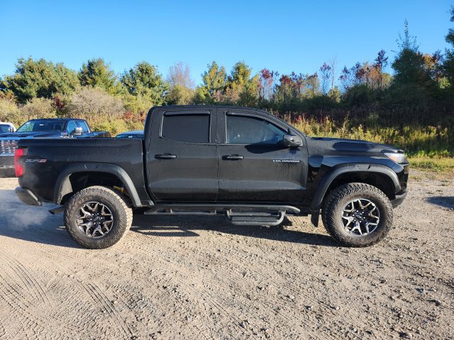 Used 2024 Chevrolet Colorado ZR2 w/ Technology Package AWD/4WD image 2