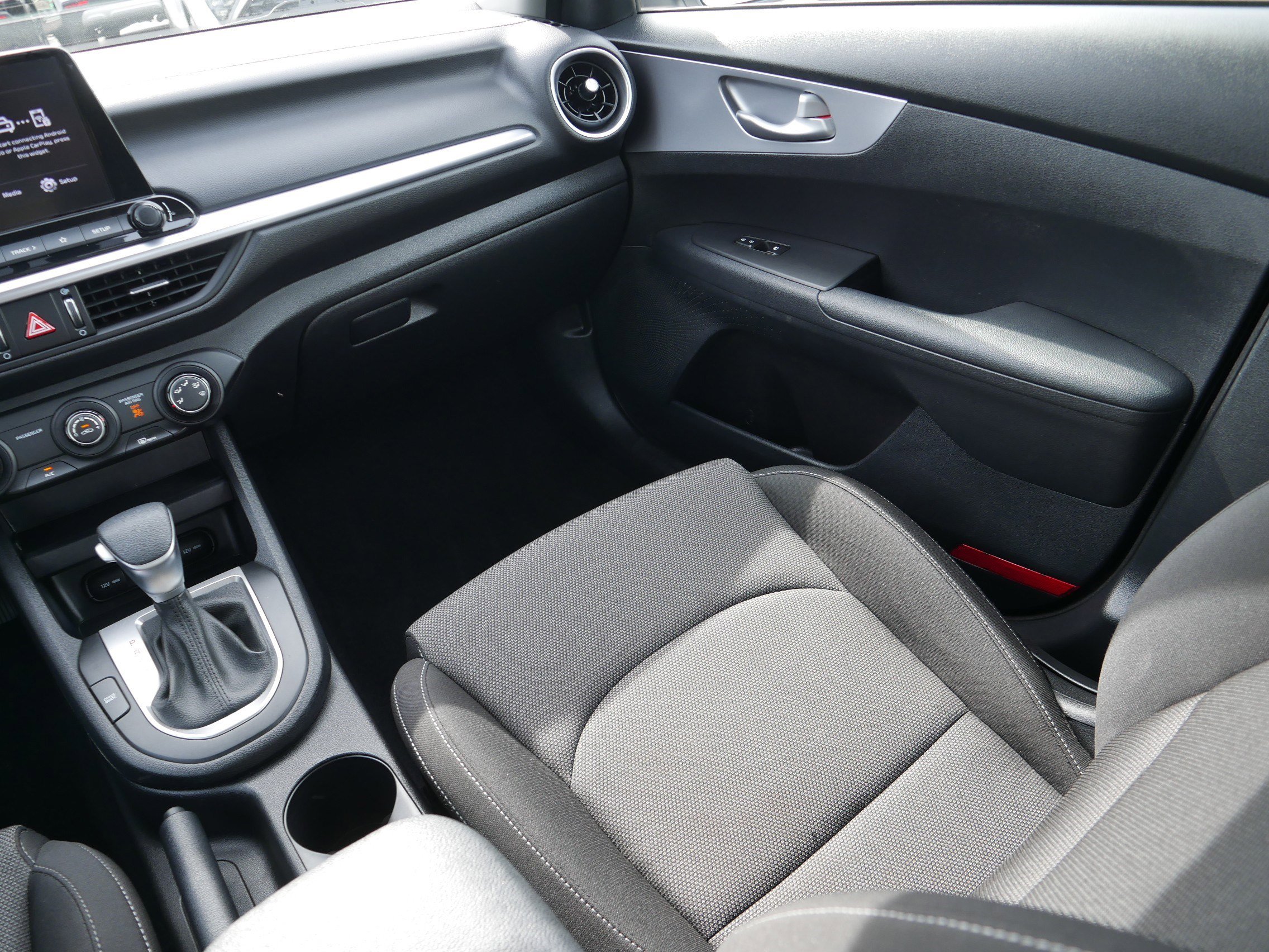 Certified 2022 Kia Forte LXS image 11