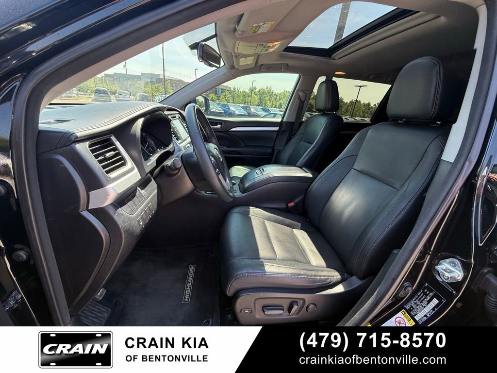 Used 2016 Toyota Highlander XLE FWD image 22
