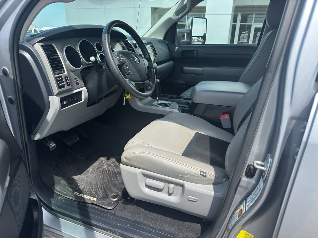 Used 2013 Toyota Tundra 4x4 Double Cab w/ SR5 Pkg image 24