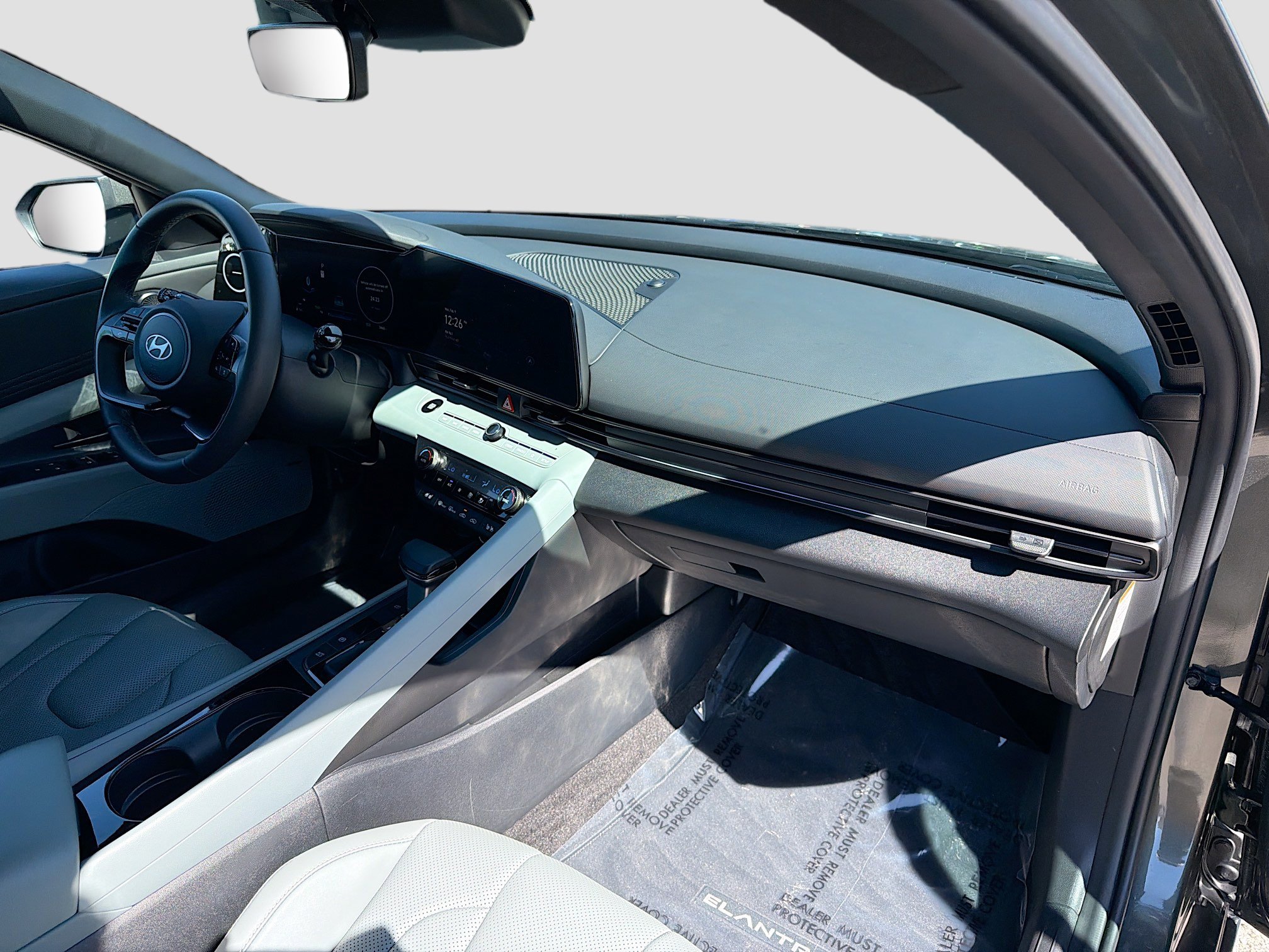 Used 2025 Hyundai Elantra Limited image 13