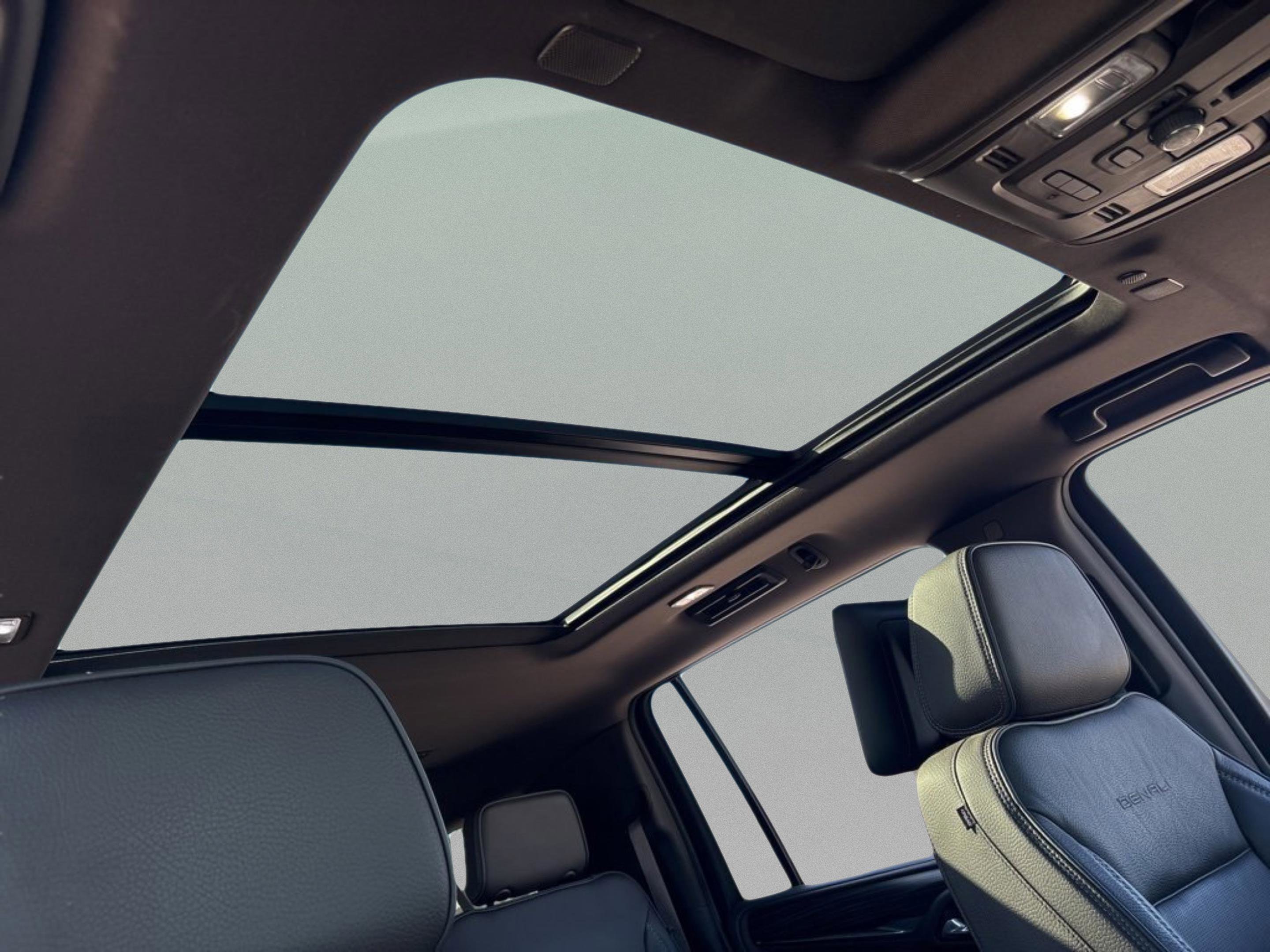 Used 2023 GMC Yukon XL Denali image 45