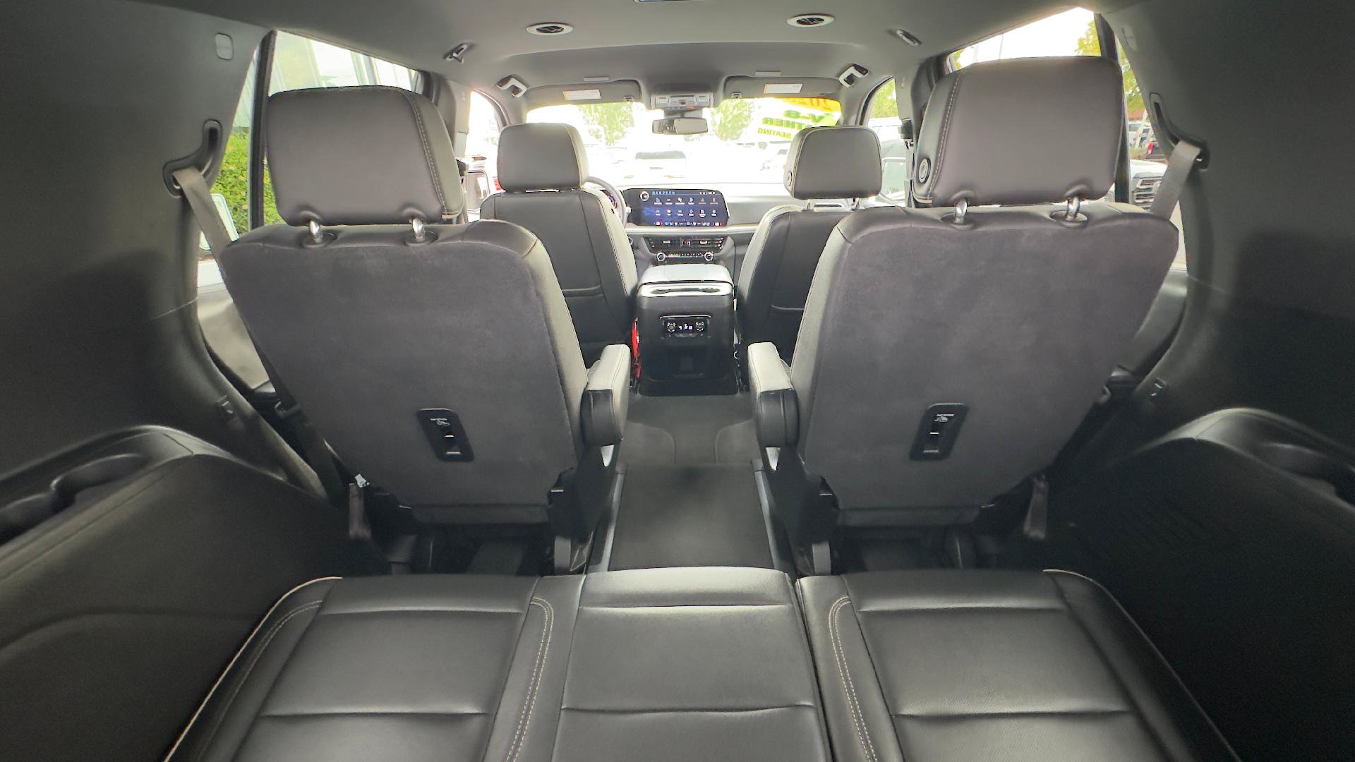 Used 2025 Chevrolet Tahoe Premier RWD image 7